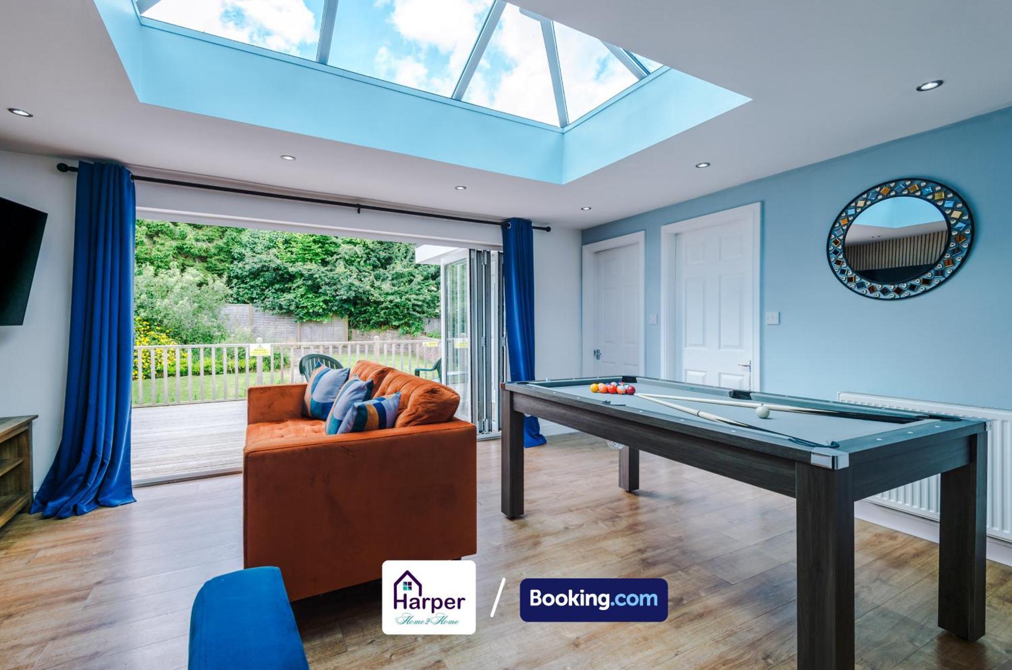 Spacious Detached Bungalow By Harperletting Short Lets & Serviced Accommodation Buckely With Pool Table & Driveway Buckley Exterior photo