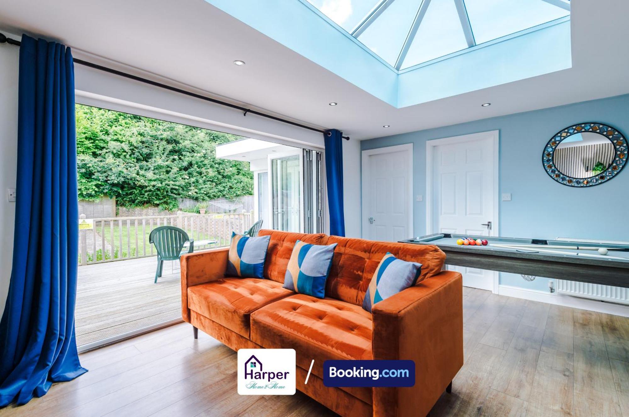 Spacious Detached Bungalow By Harperletting Short Lets & Serviced Accommodation Buckely With Pool Table & Driveway Buckley Exterior photo